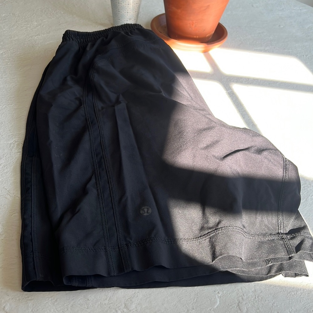 Lululemon Pacebreaker shorts medium
